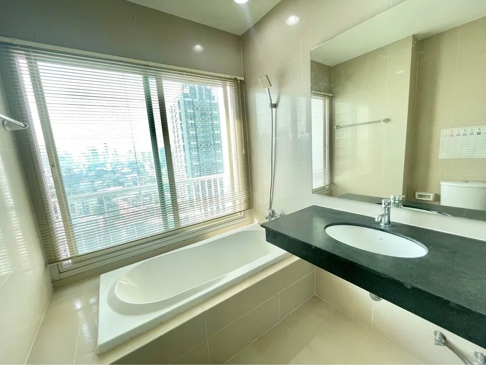 Property photos for Noble Ora