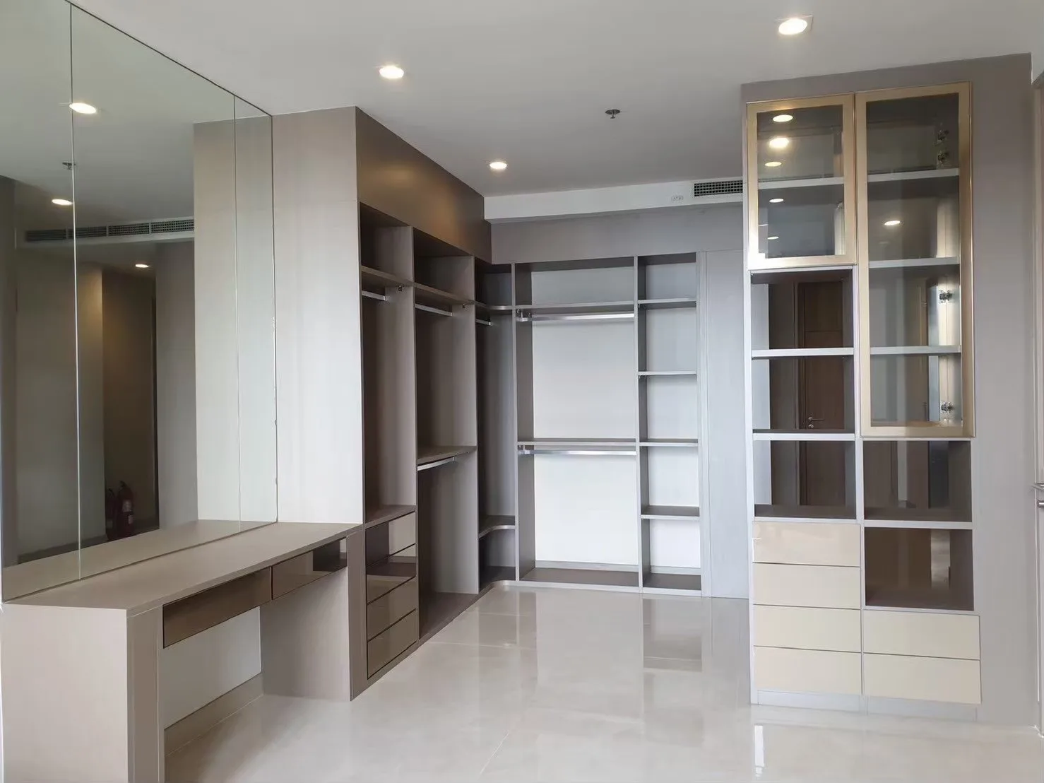 Property photos for Noble Ploenchit