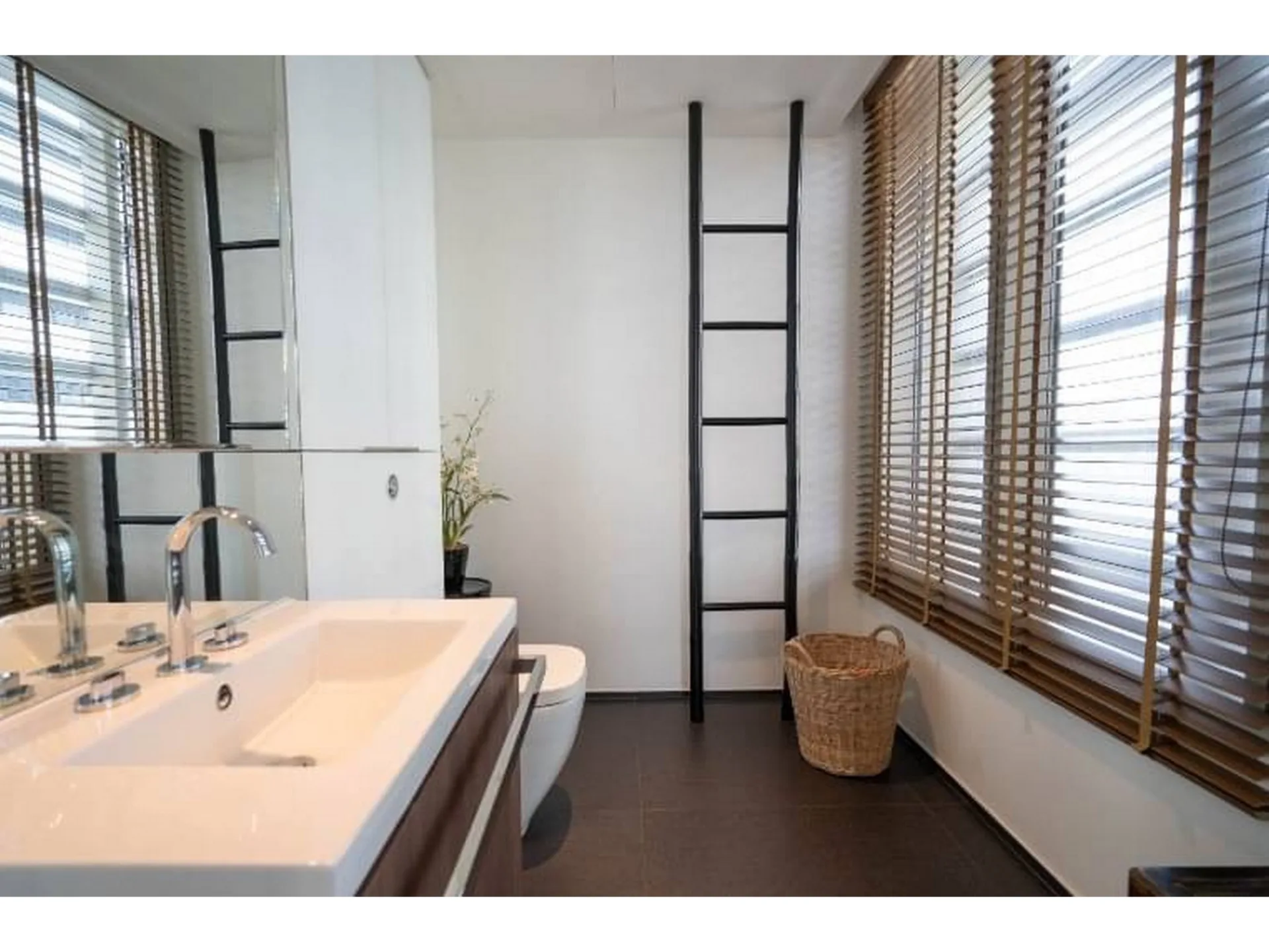 Property photos for 185 Rajadamri