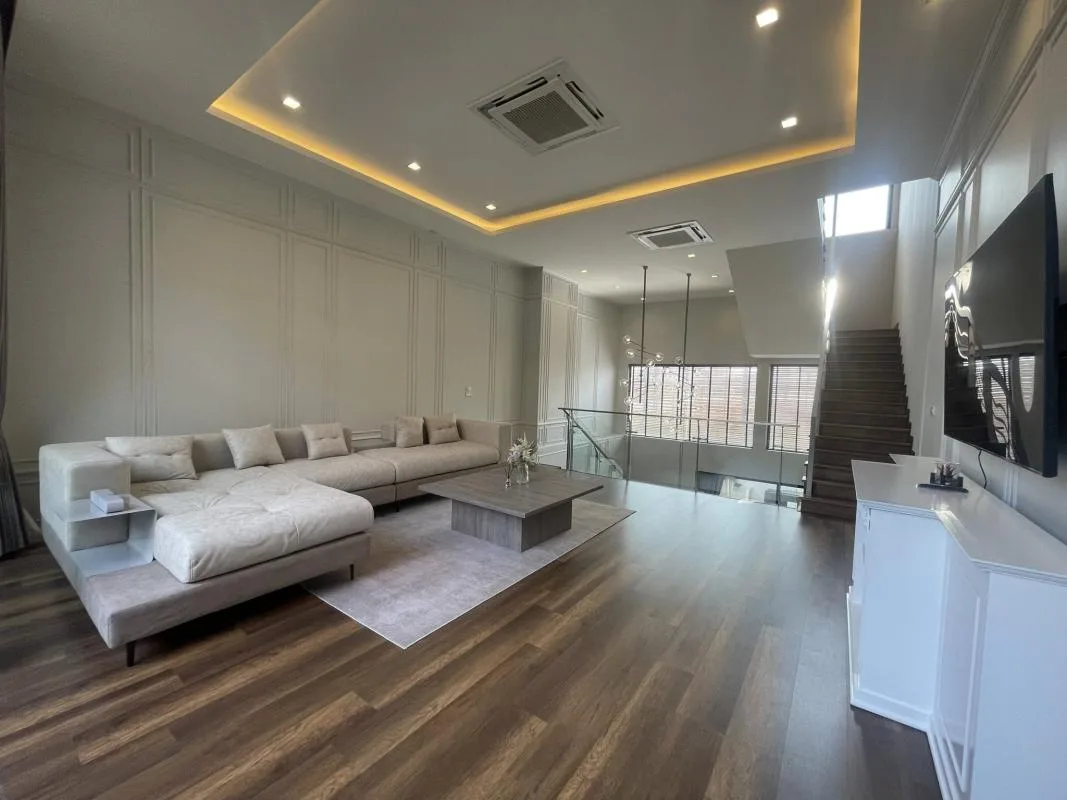 Property photos for The Park Lane Sukhumvit-bearing