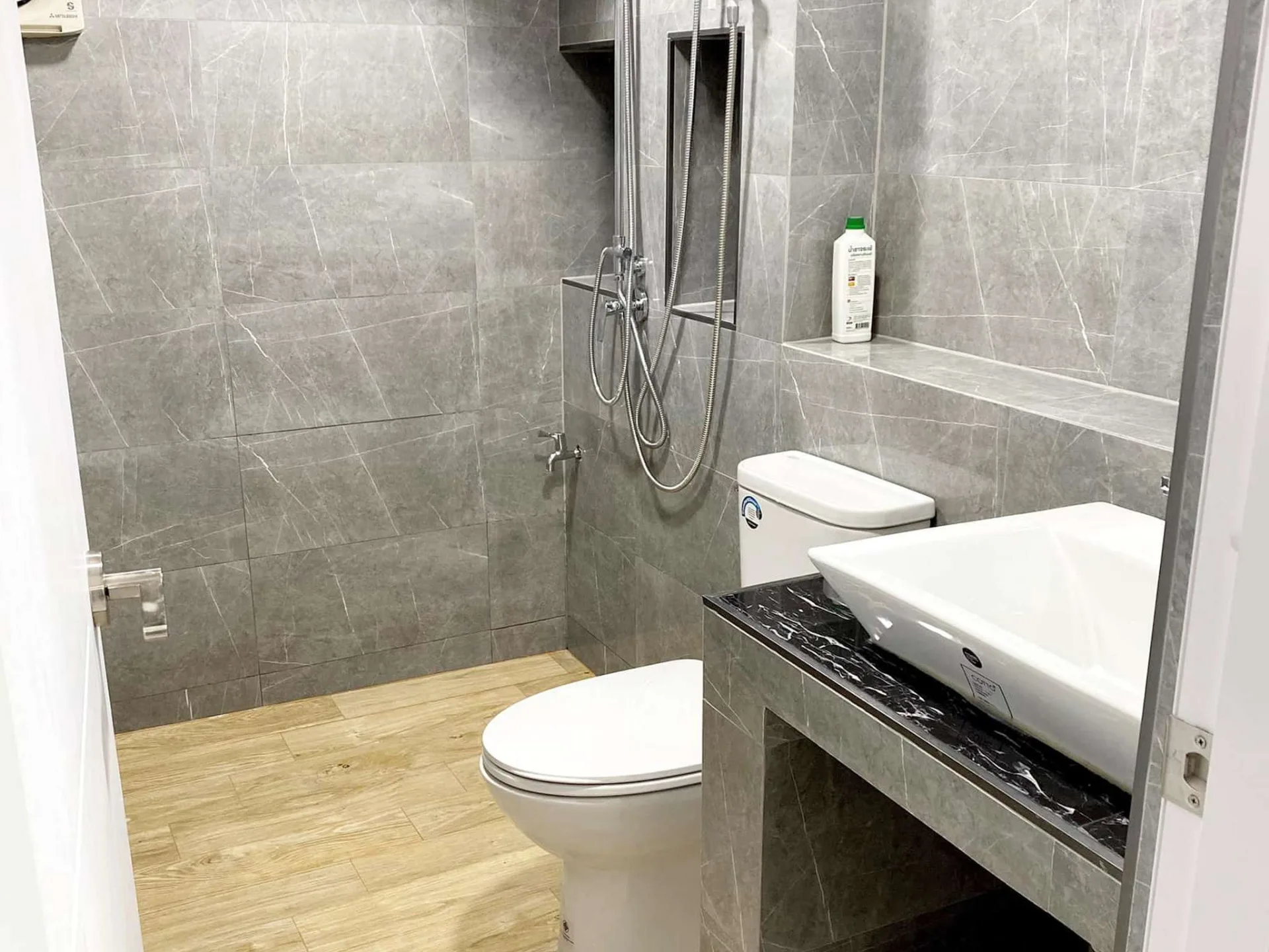 Property photos for Thonglor Tower