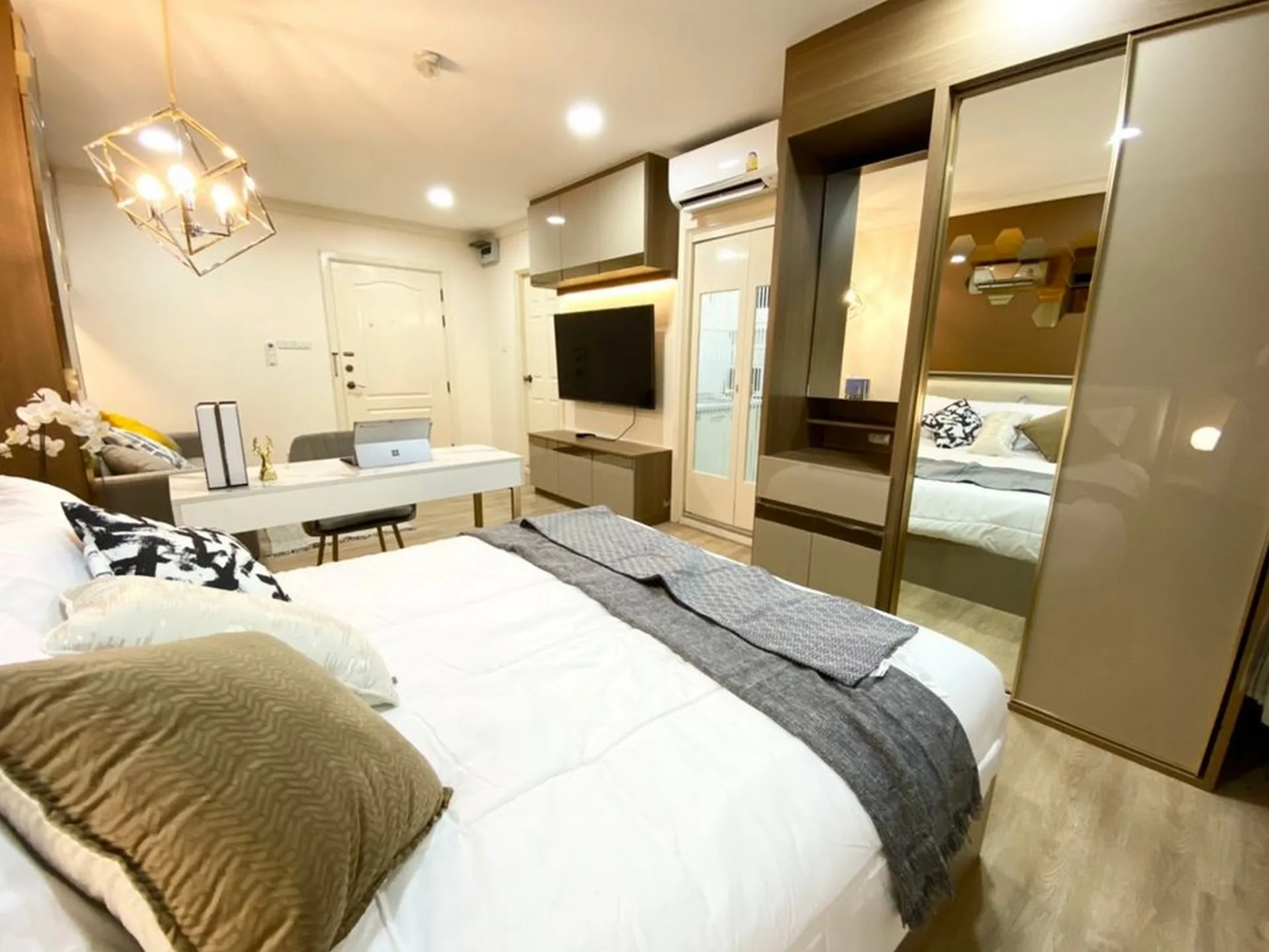 Property photos for Lumpini Suite Sukhumvit 41
