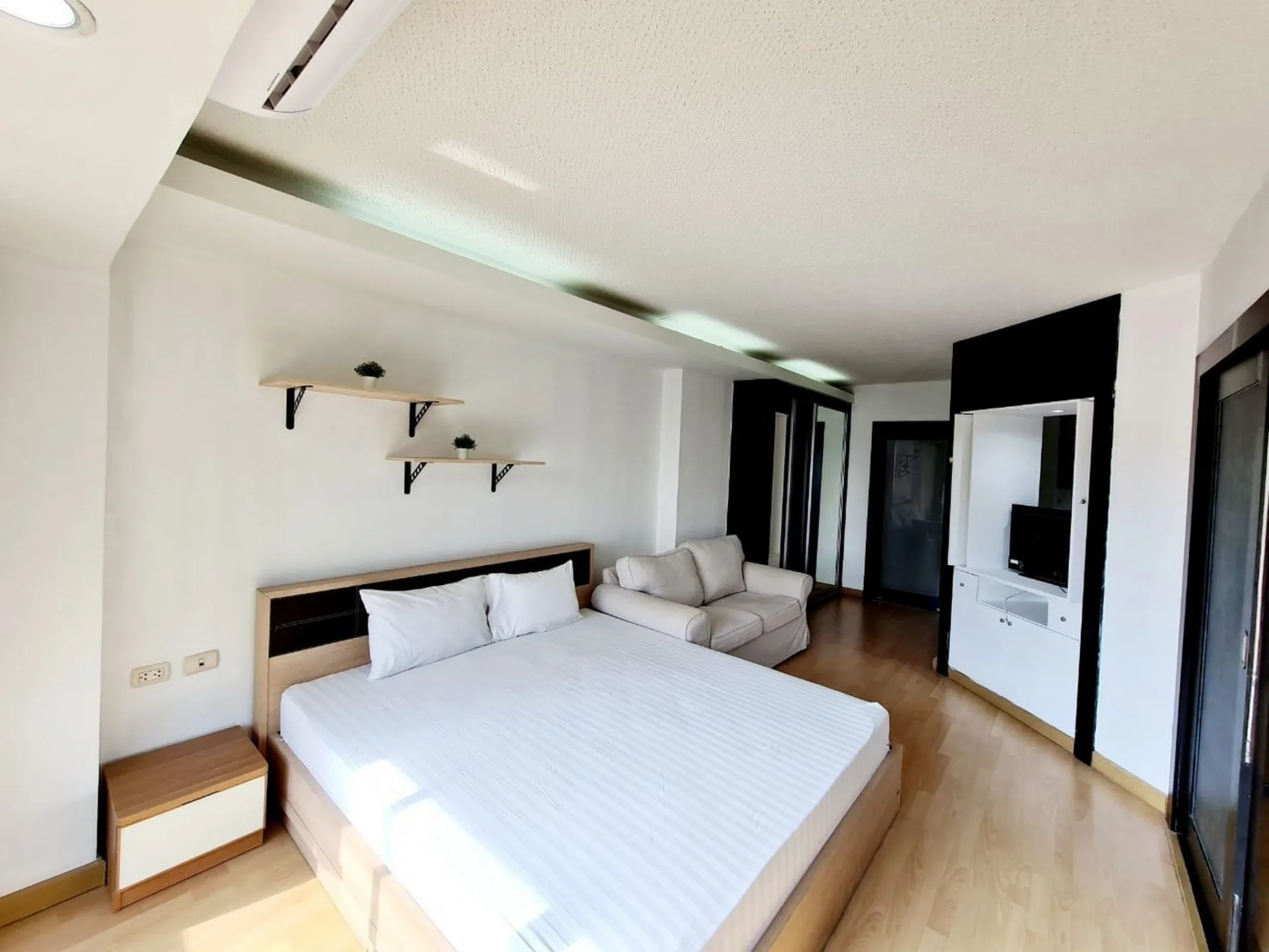 Property photos for The Waterford Sukhumvit 50 Onnut
