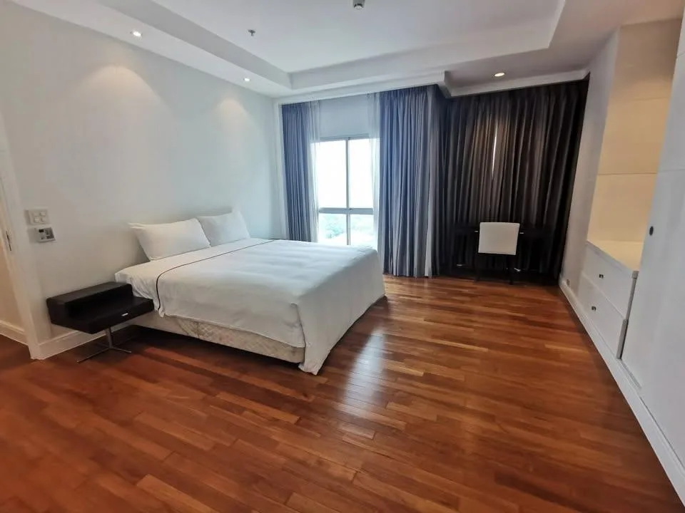 Property photos for Royal Residence Park