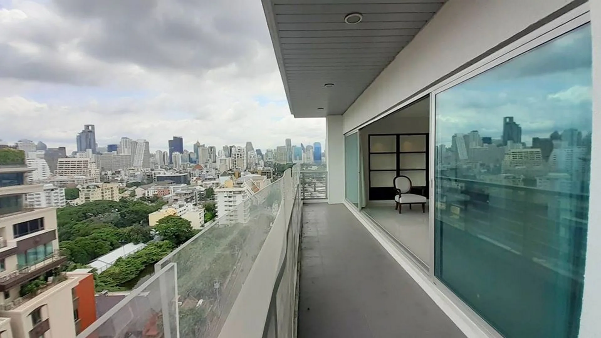 Property photos for Royal Residence Park