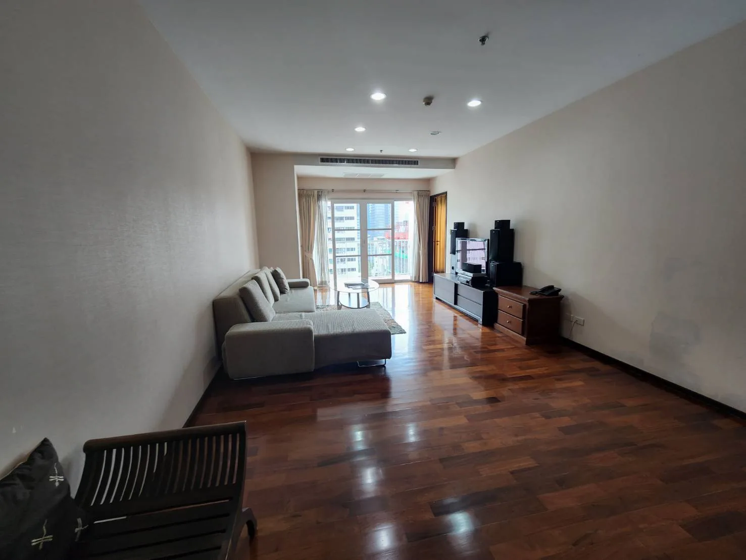 Property photos for Noble Ora