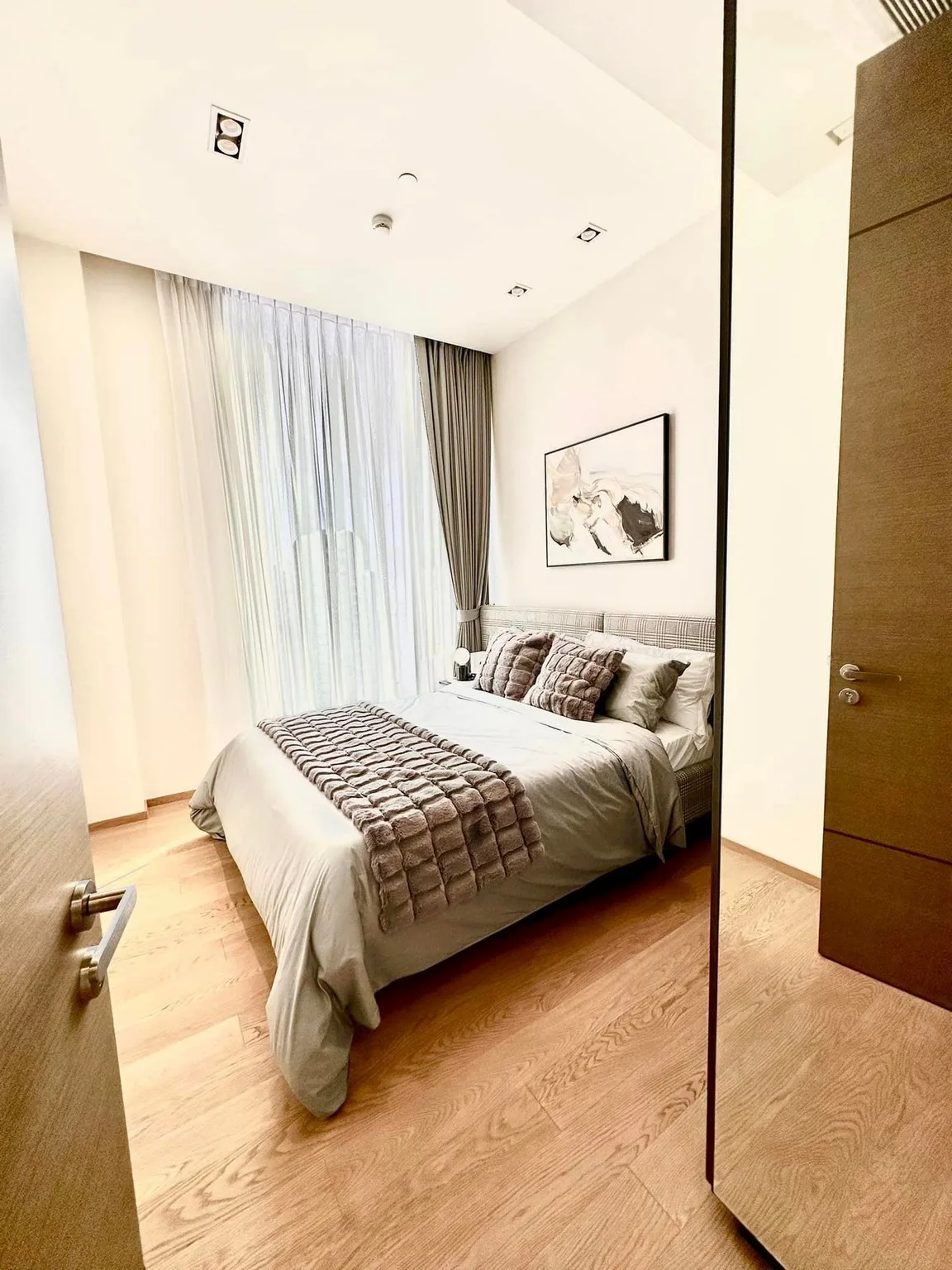 Property photos for 28 Chidlom