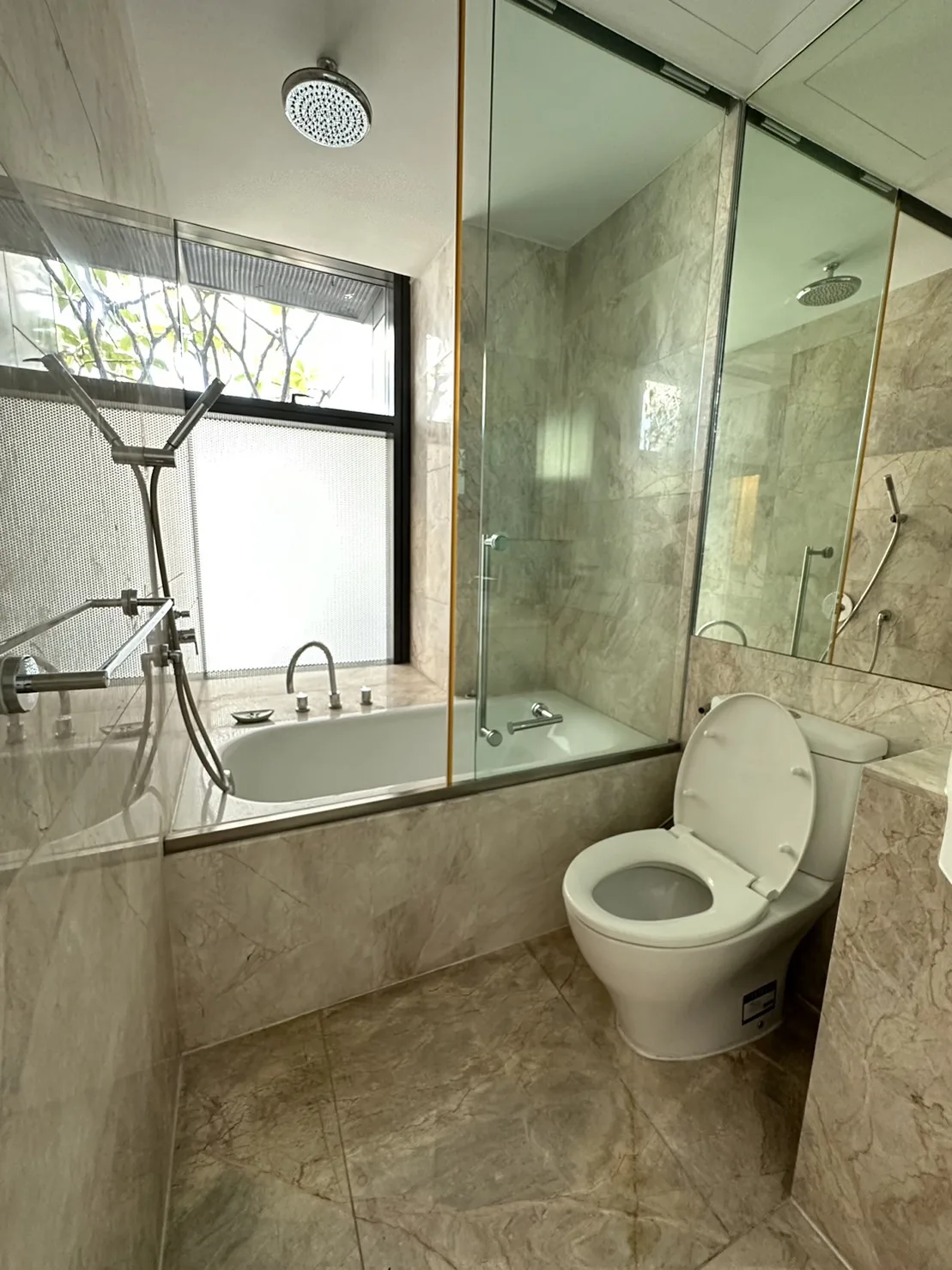 Property photos for The Met
