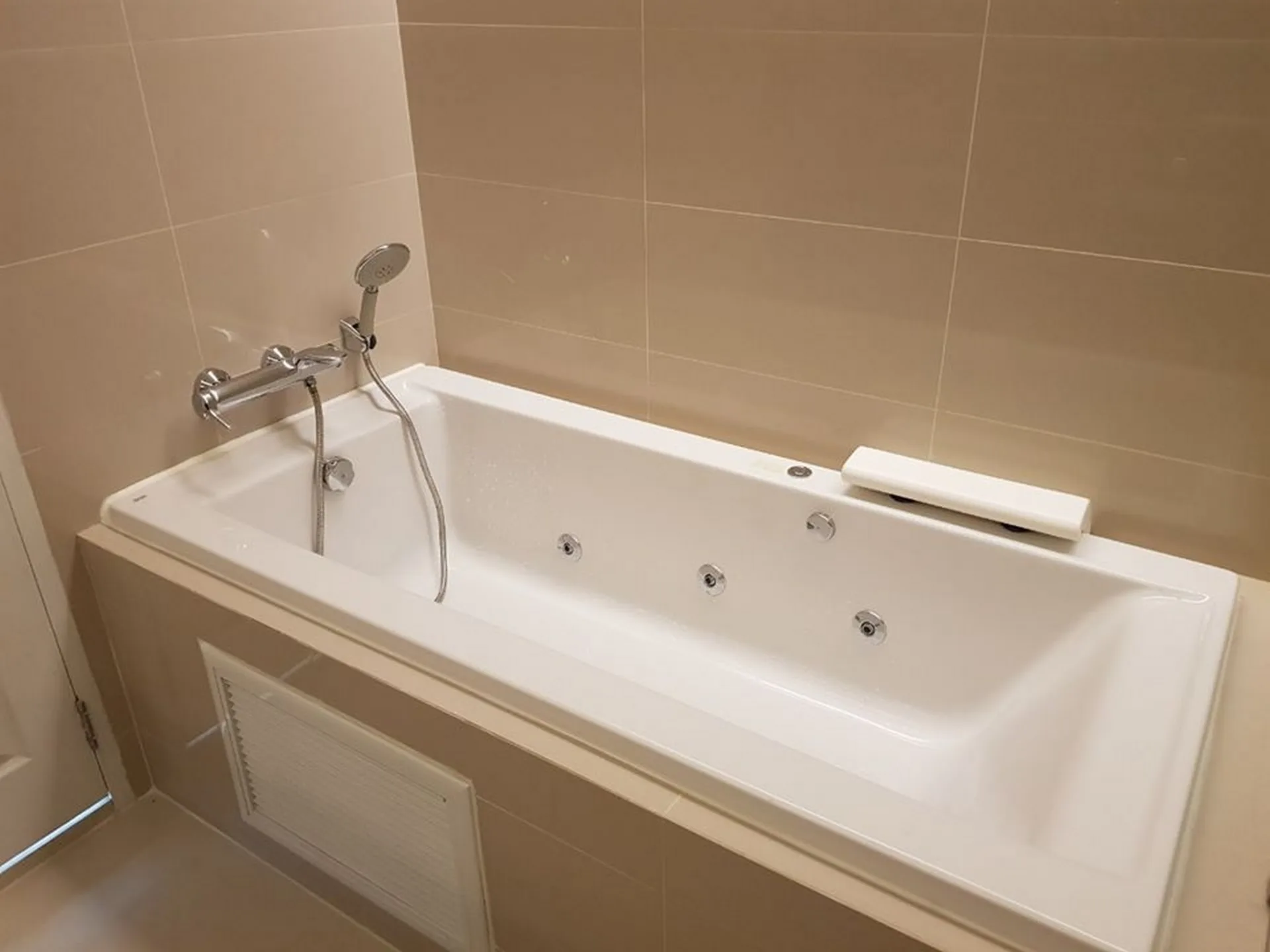 Property photos for Belle Grand Rama 9