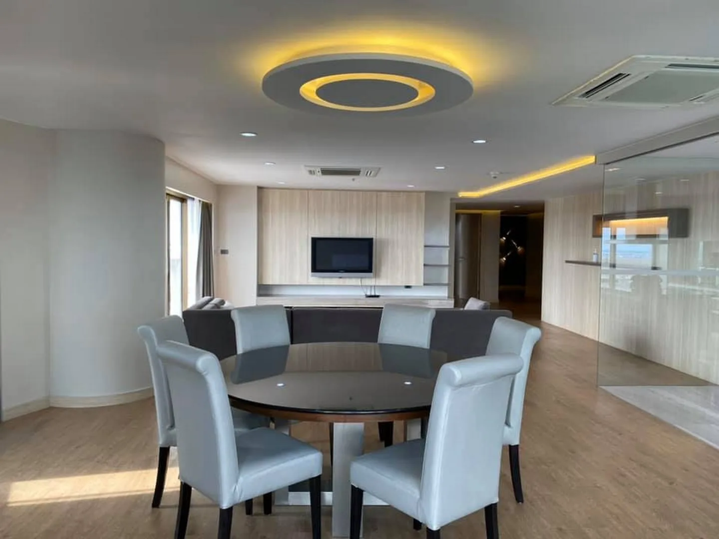 Property photos for State Tower