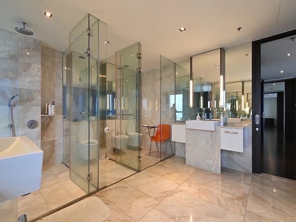 Property photos for The Met