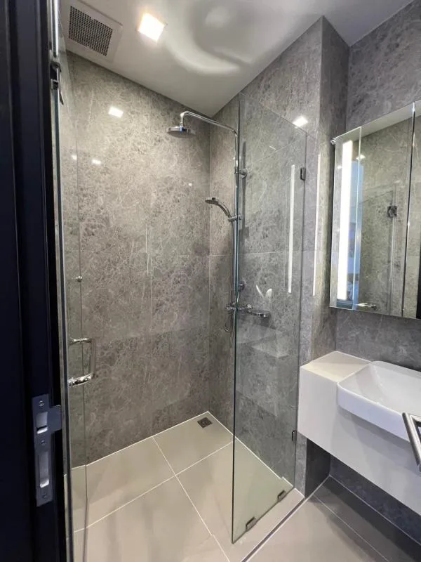 Property photos for Noble Around Ari