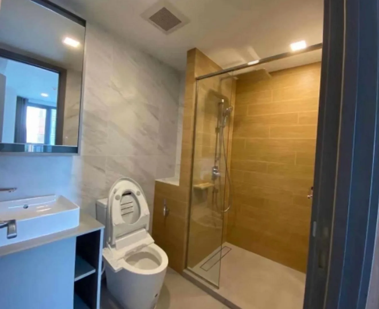 Property photos for Taka Haus Ekamai 12