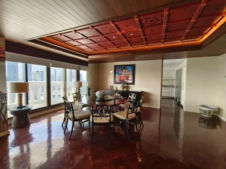 Property photos for State Tower
