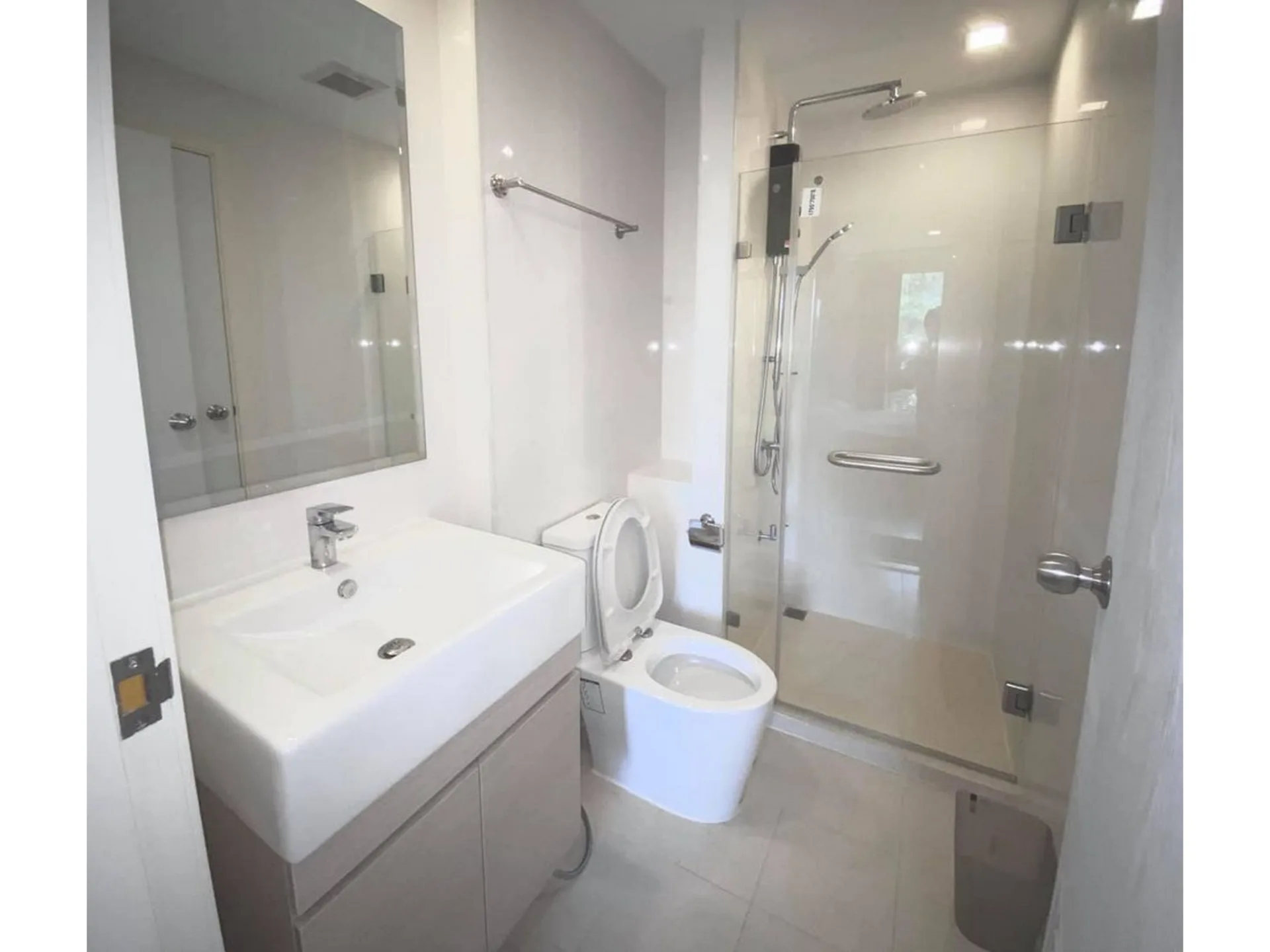 Property photos for Metro Luxe Rama 4