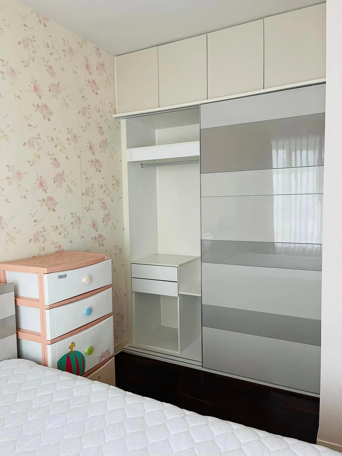 Property photos for Circle Condominium