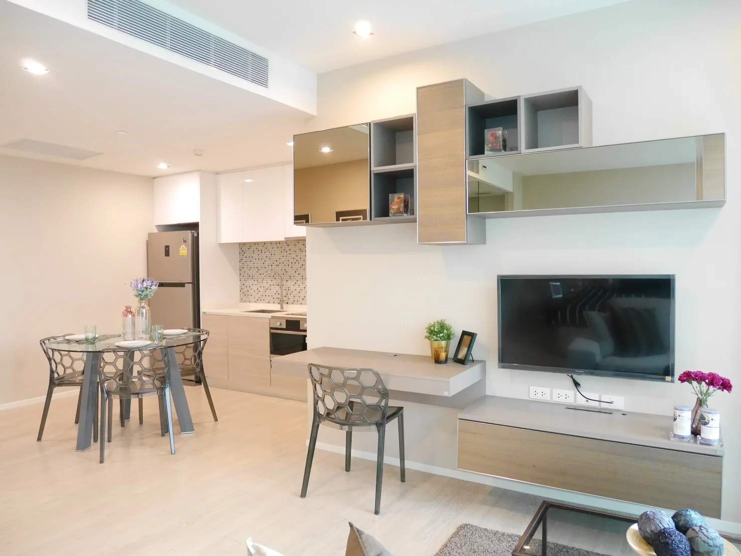 Property photos for The Room Sukhumvit 21