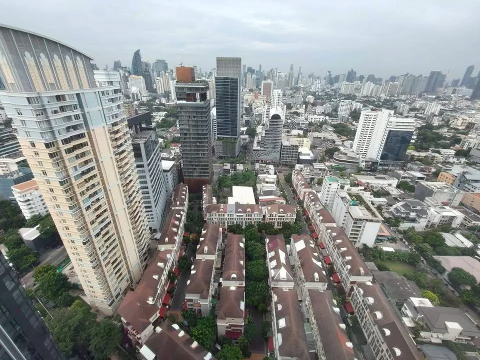 Property photos for Park Origin Thonglor