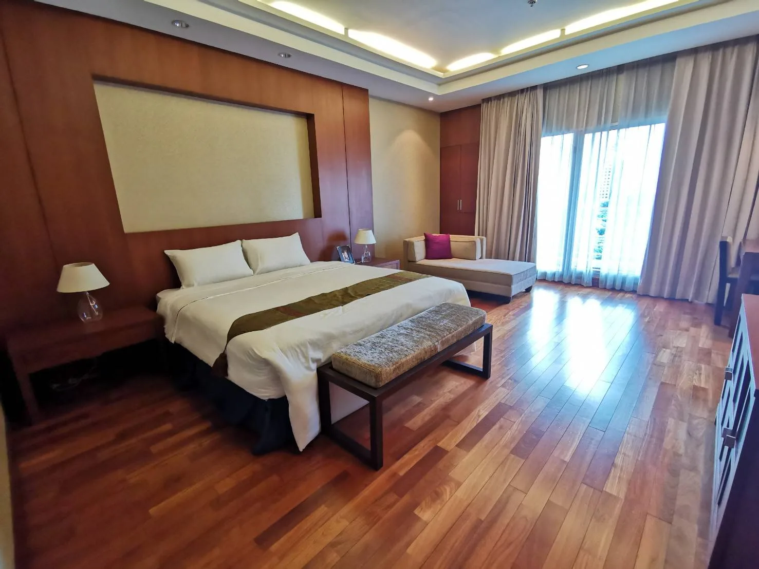 Property photos for Royal Residence Park