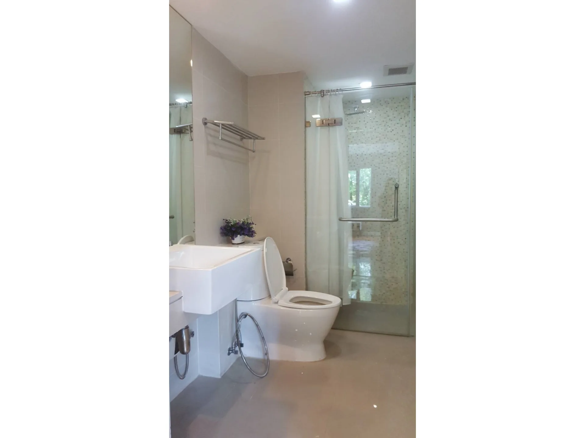 Property photos for Le Nice Ekamai