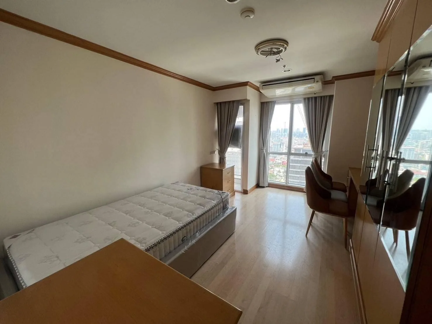 Property photos for Silom Suite