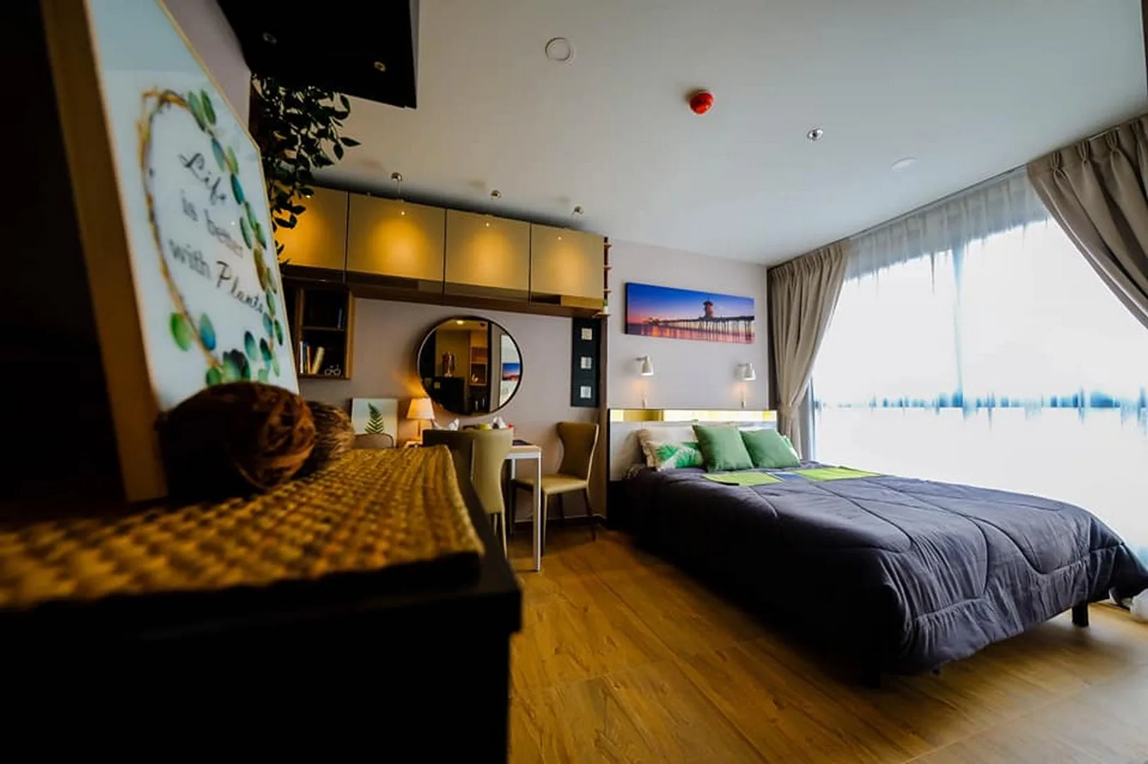 Property photos for IDEO O2