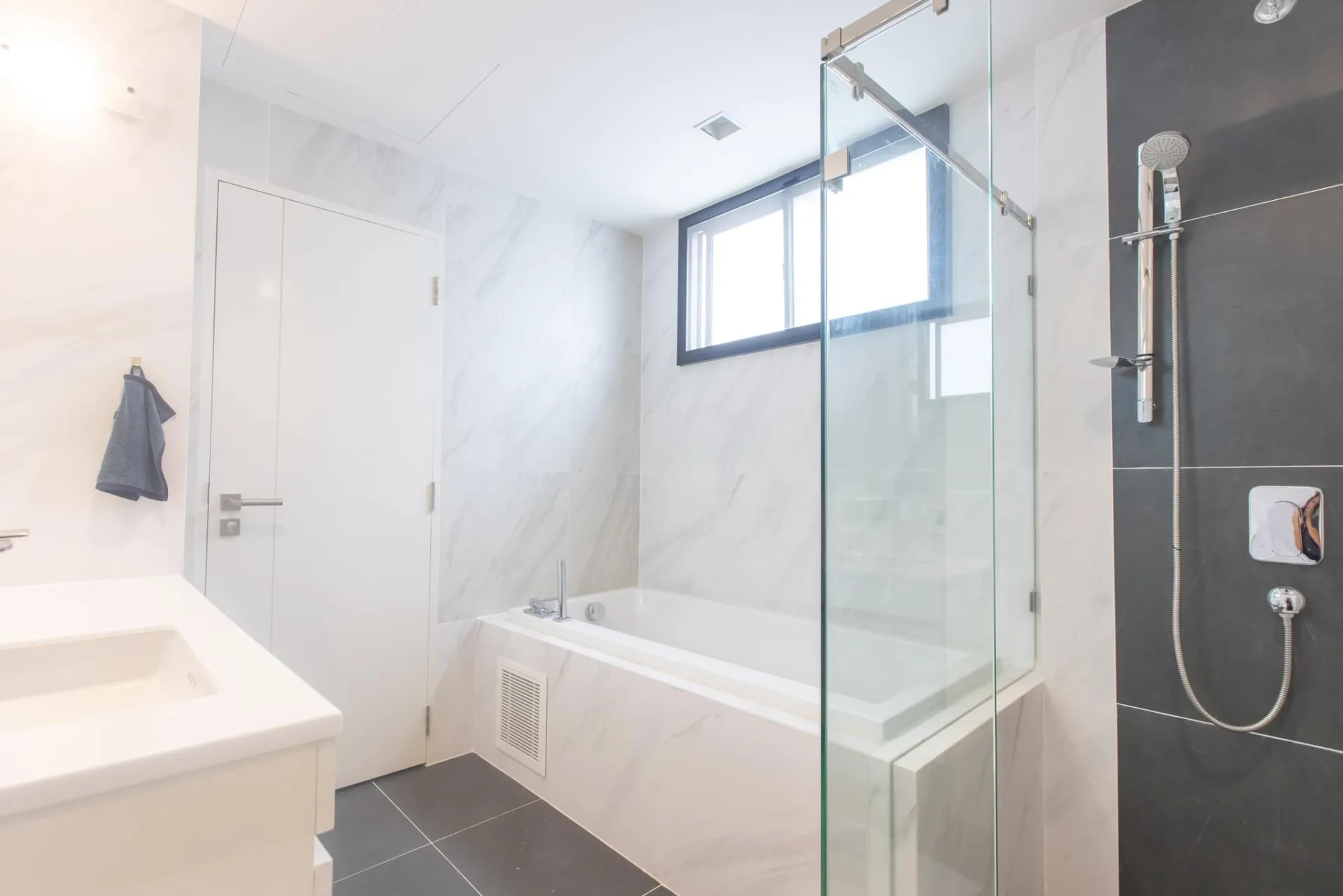 Property photos for Baan Klang Muang Classe Ekkamai-ramintra