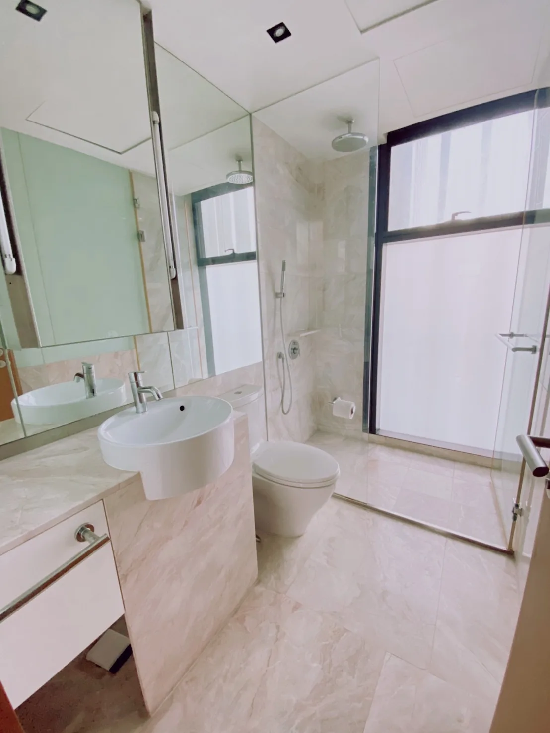 Property photos for The Met