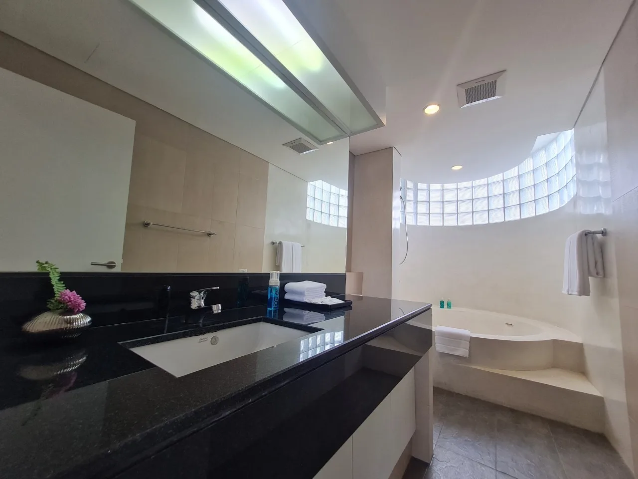 Property photos for Ekamai Gardens (shama Ekamai)