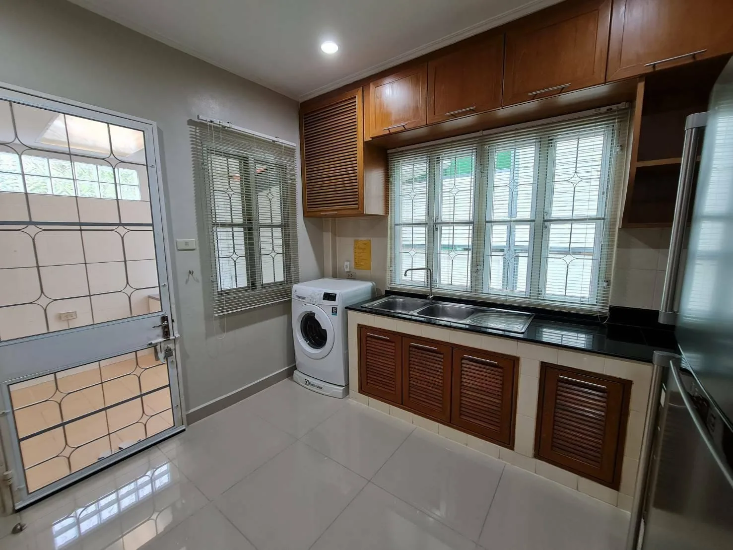 Property photos for Baan Manthana Rama 9 ??? Srinakarin