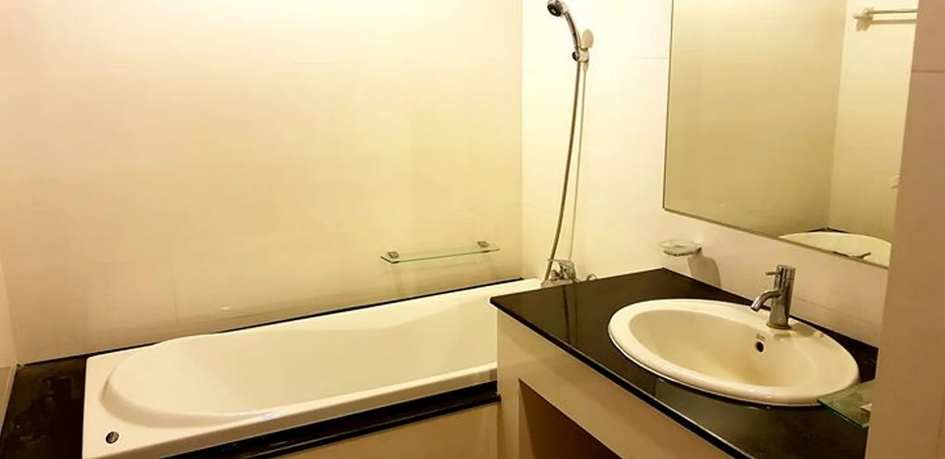 Property photos for The Amethyst Sukhumvit 39