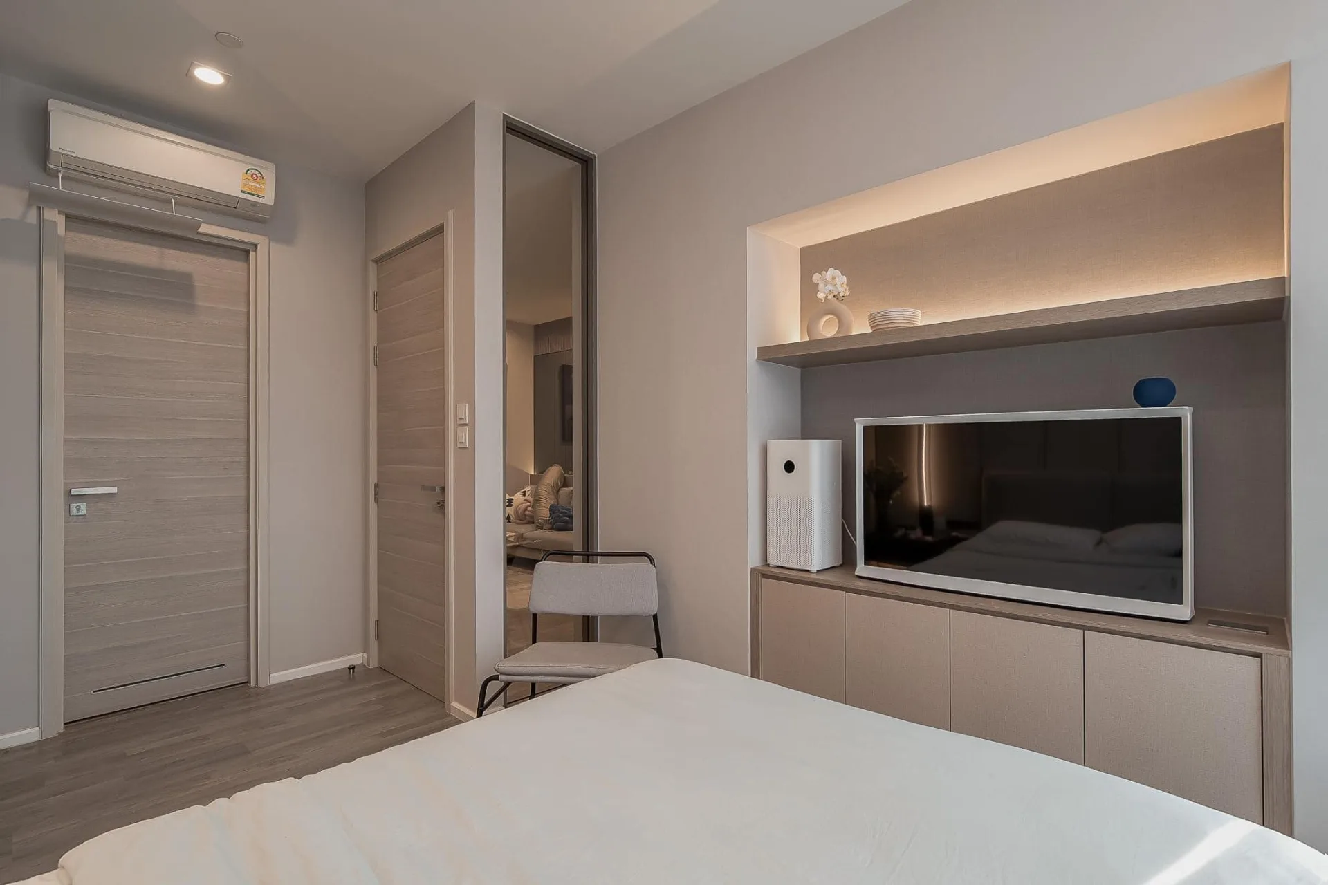 Property photos for The Room Sathorn - St.Louis