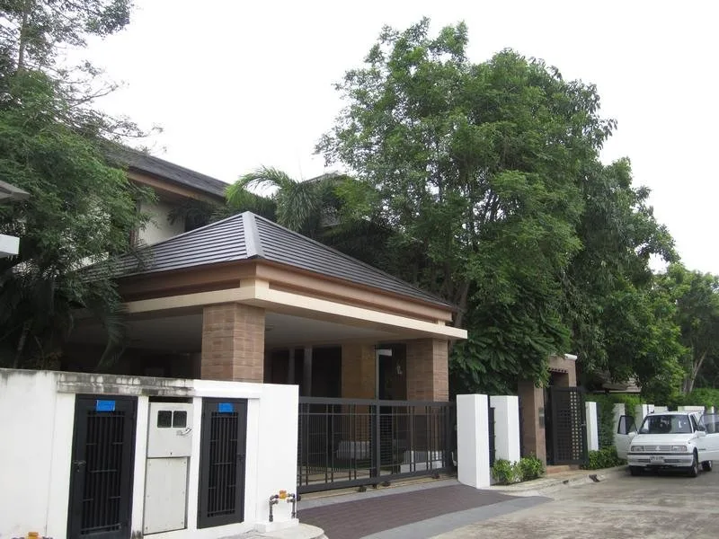 Property photos for Moobaan Narasiri Pattanakarn-srinakarindra