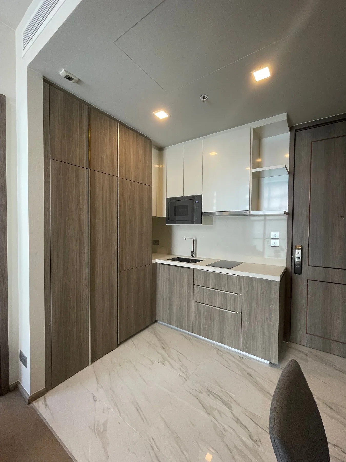 Property photos for Celes Asoke