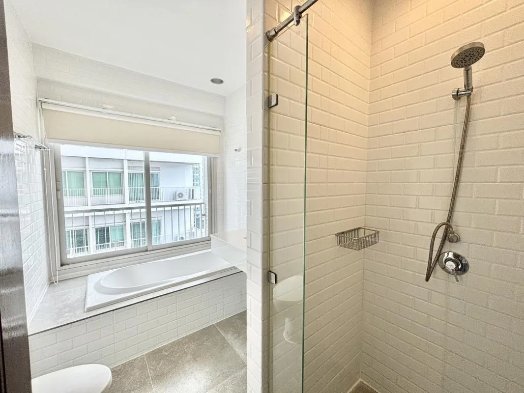 Property photos for Noble Ora