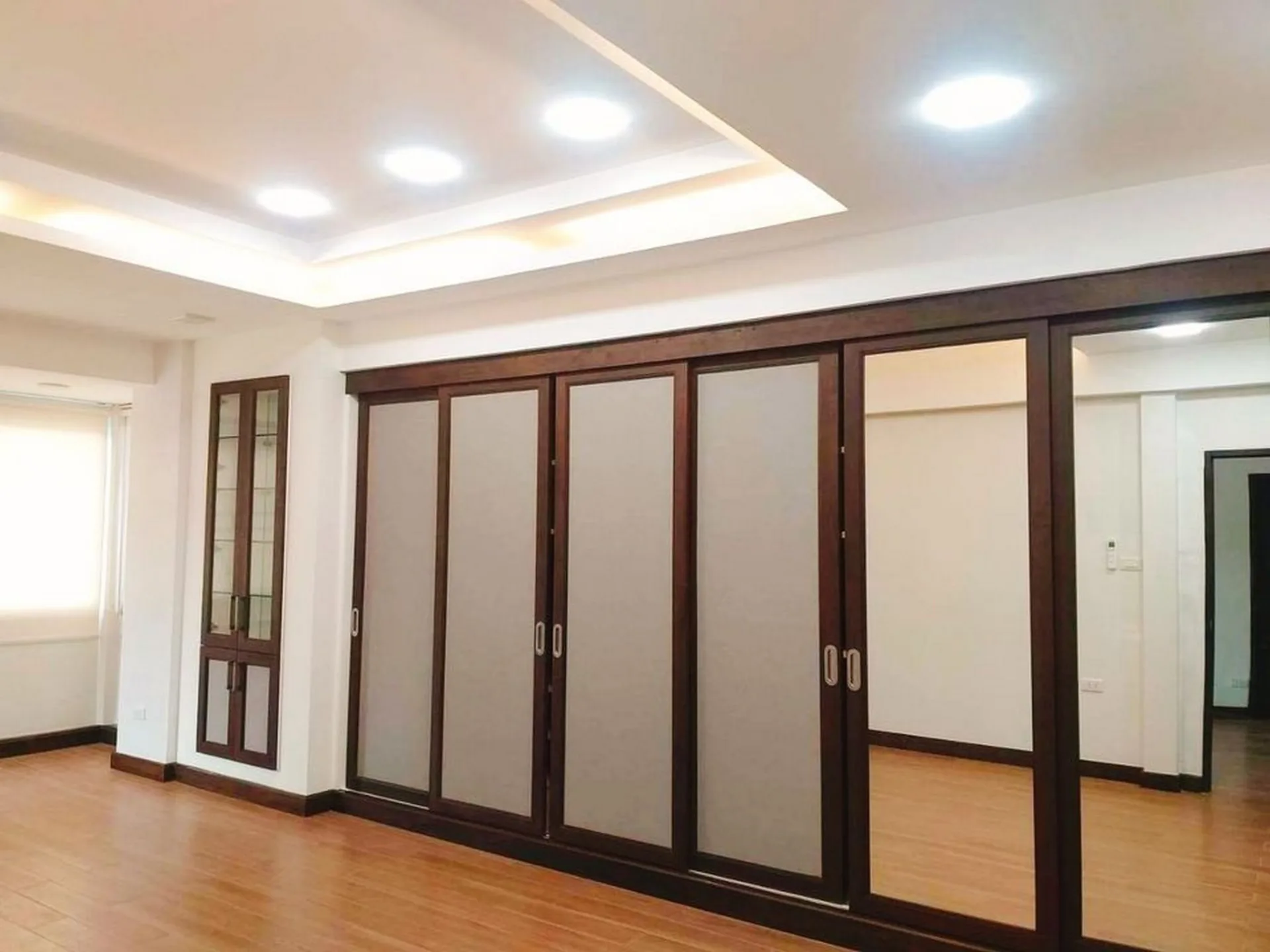 Property photos for Single Houses Suk. 105