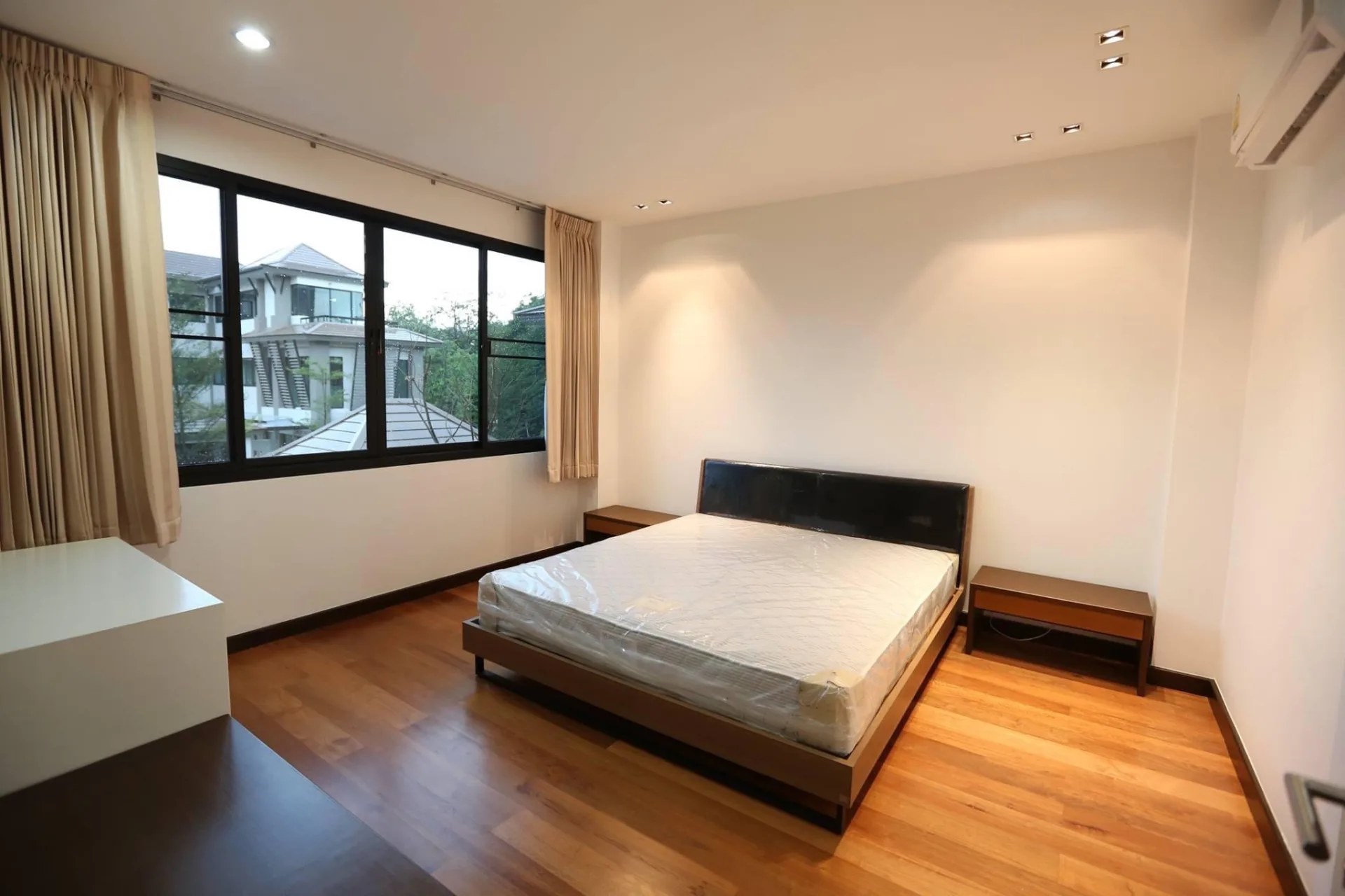 Property photos for Willow 49
