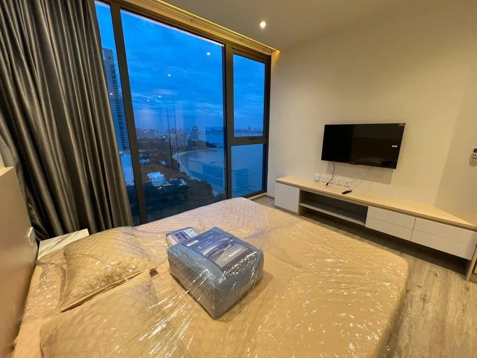 Property photos for Arom Wongamat