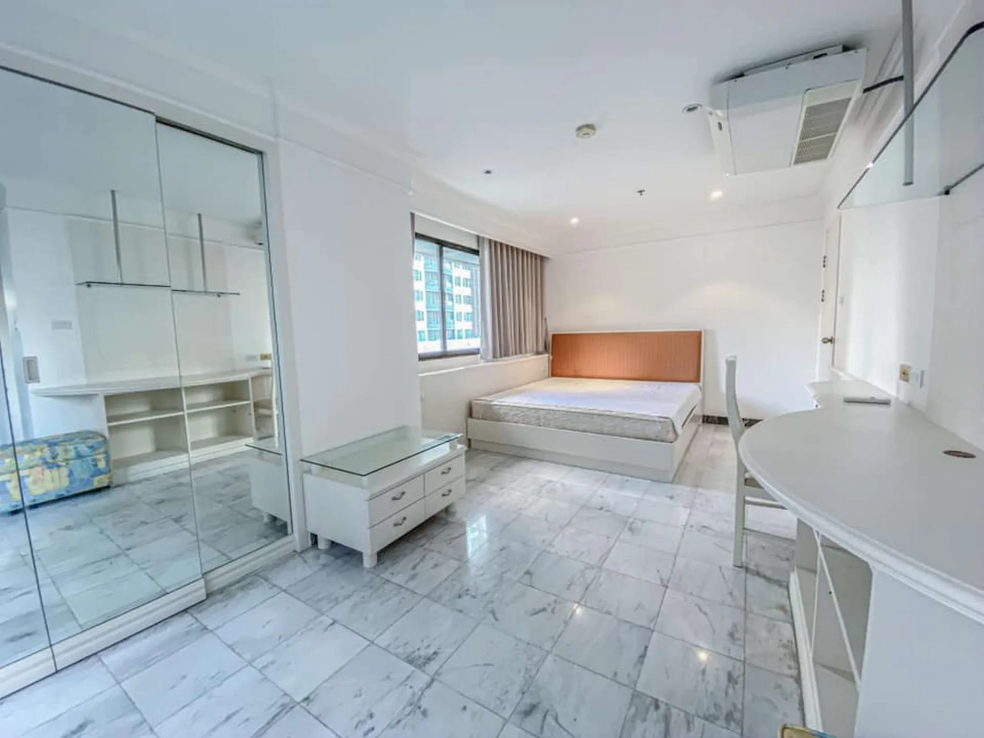 Property photos for The Royal Place 2