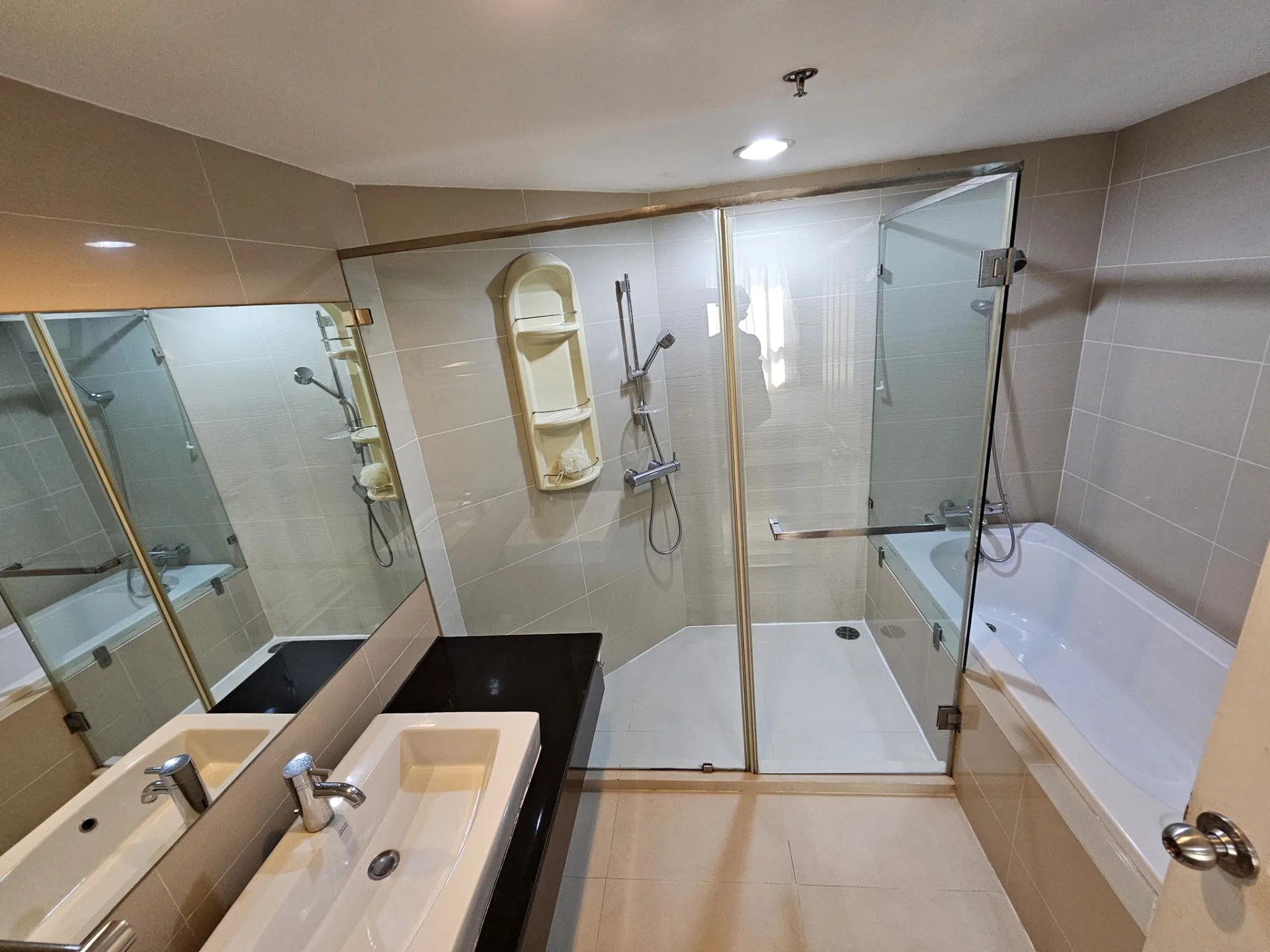 Property photos for Belle Grand Rama 9