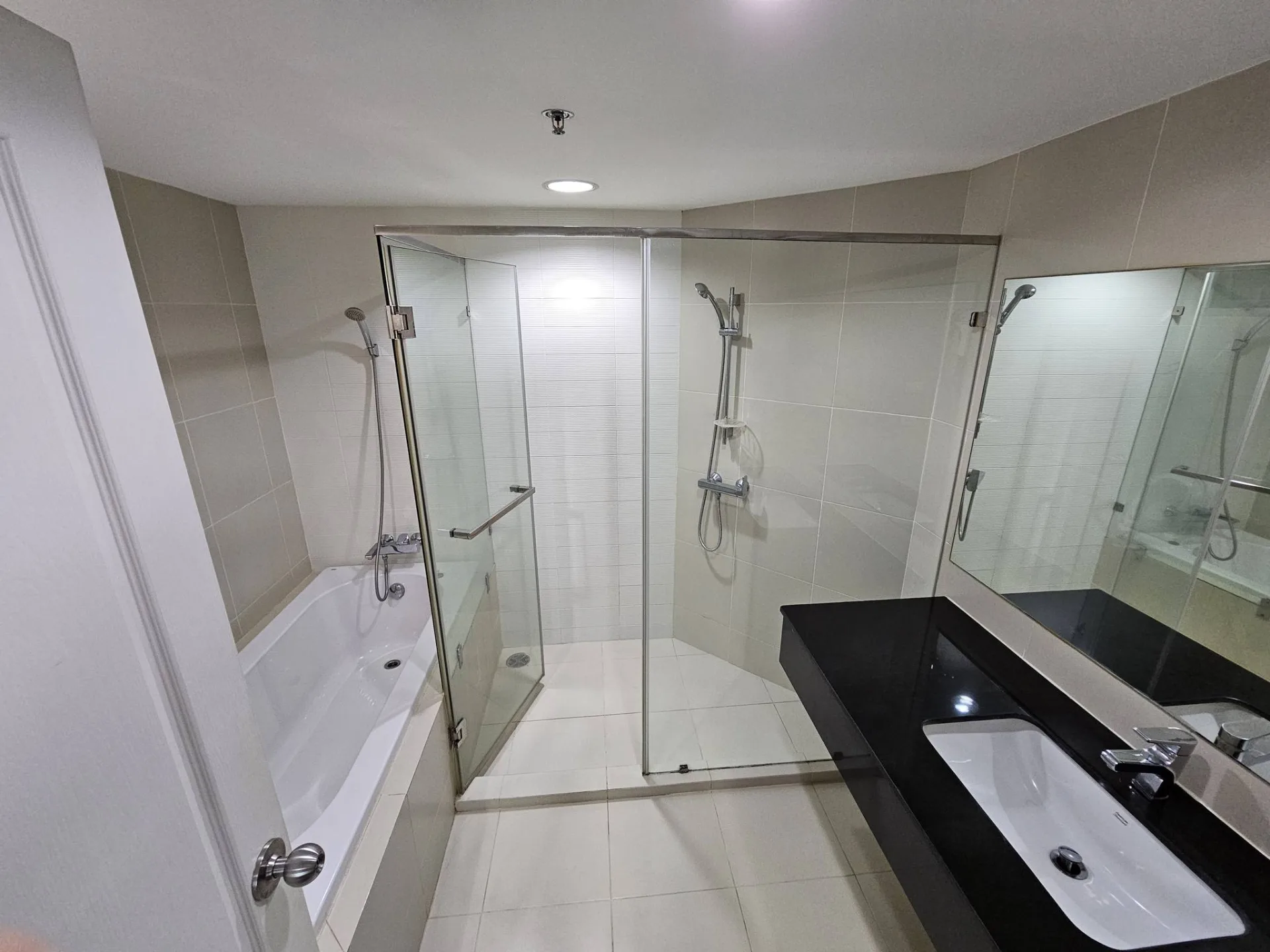 Property photos for Belle Grand Rama 9