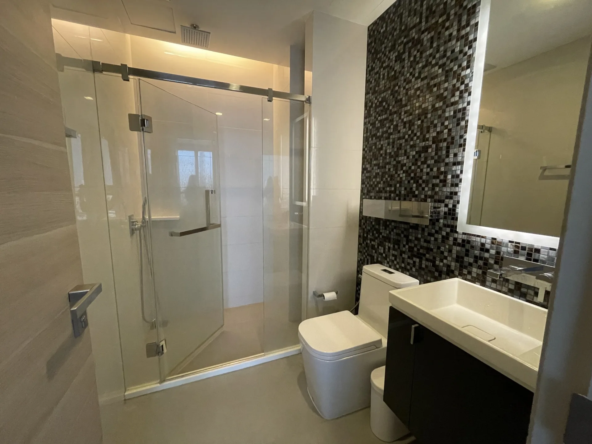 Property photos for The Room Sathorn - St.Louis