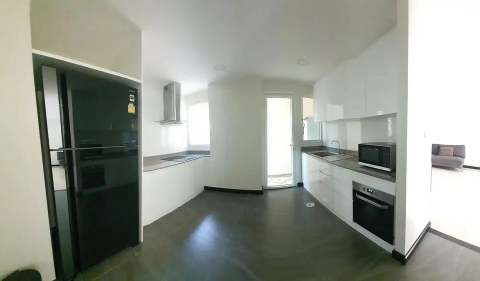 Property photos for Avenue 61