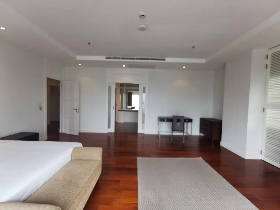 Property photos for Royal Residence Park
