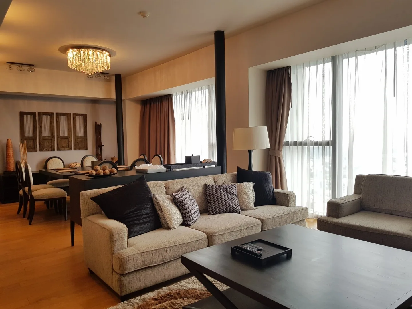 Property photos for The Met
