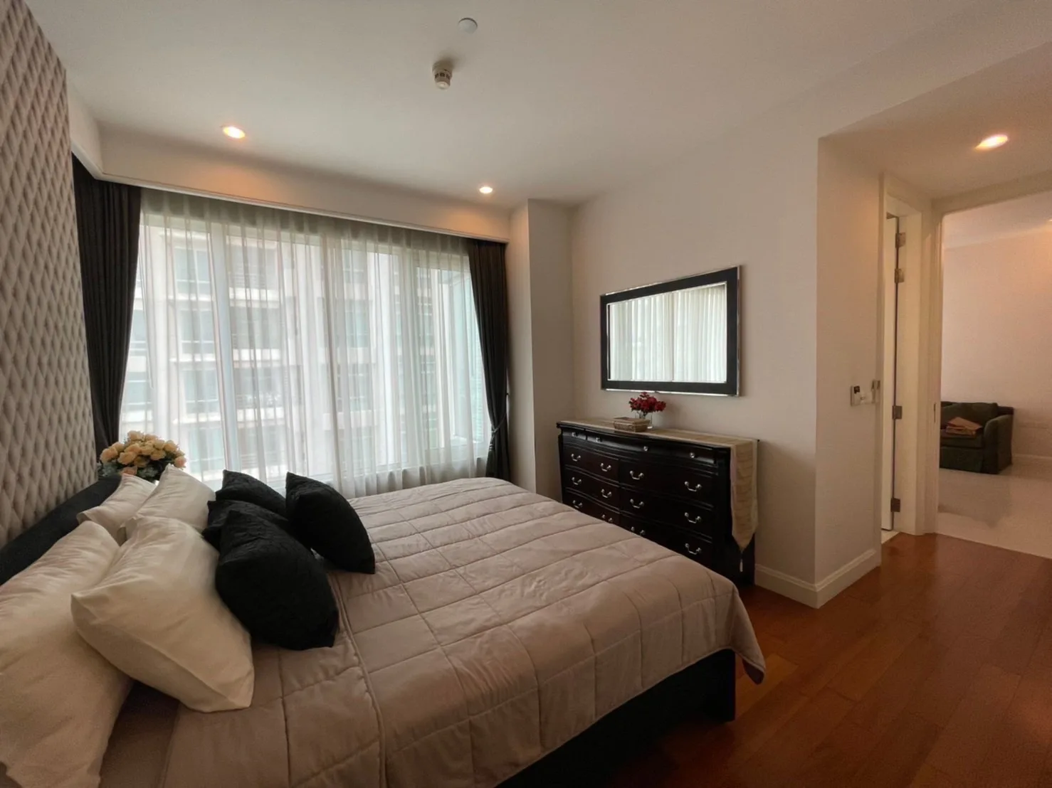 Property photos for Q Langsuan