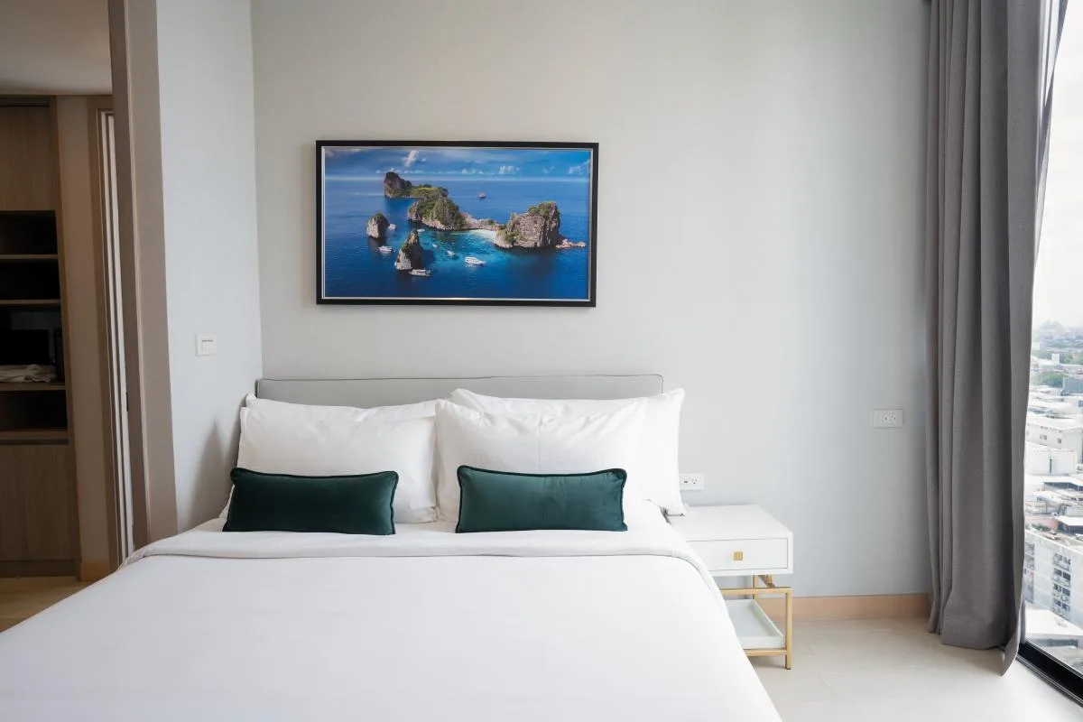 Property photos for Siamese Exclusive Queens
