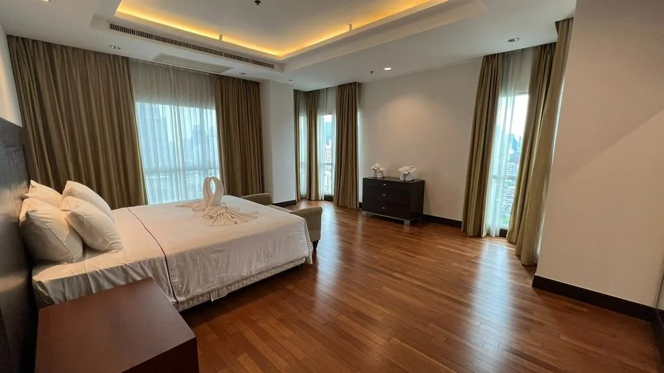 Property photos for Royal Residence Park
