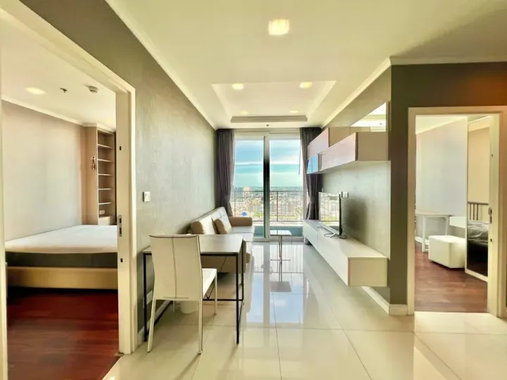 Property photos for The Metropolis Samrong Interchange
