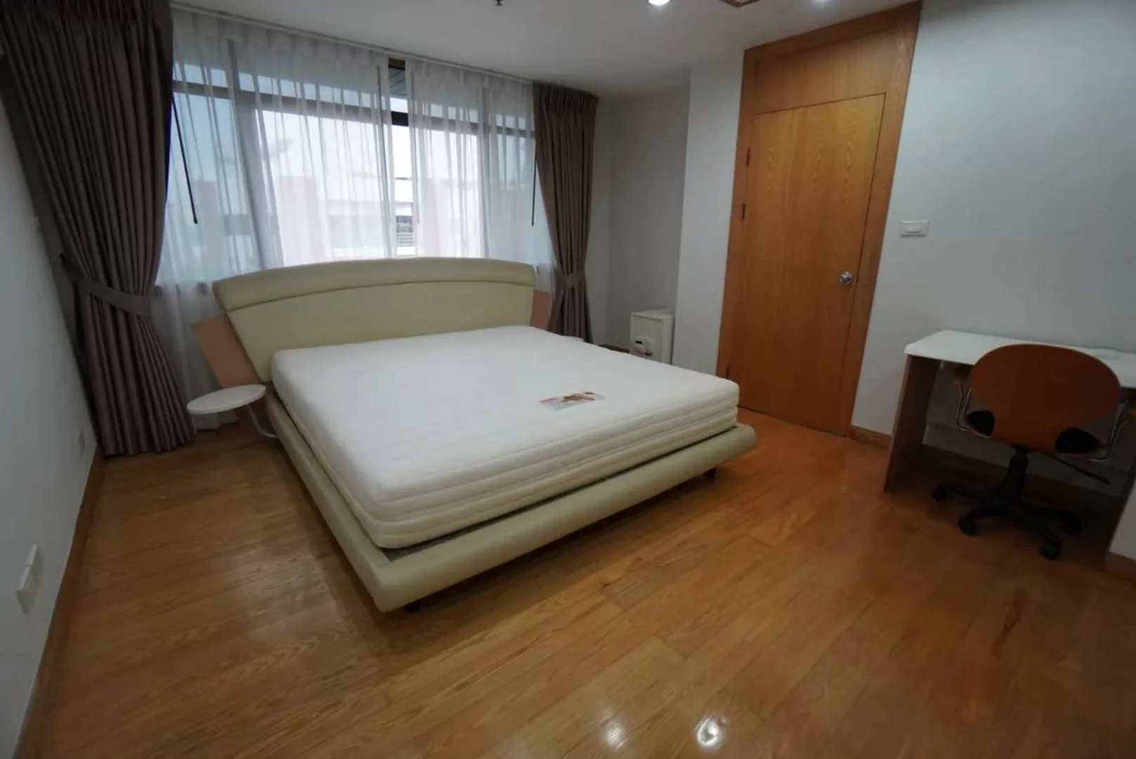 Property photos for The Royal Place 2